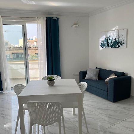 Condo With Patio Overlooking Piazza Gżira Kültér fotó