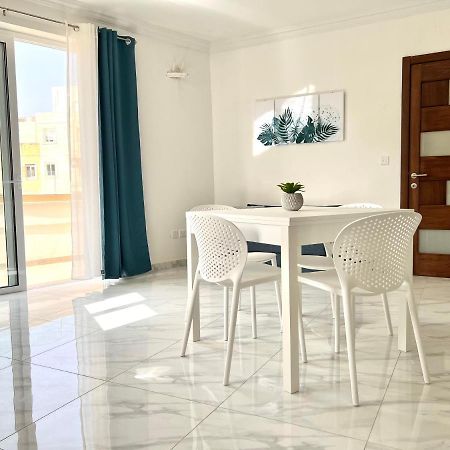 Condo With Patio Overlooking Piazza Gżira Kültér fotó