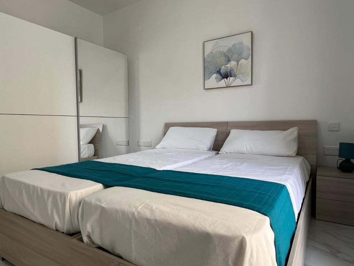 Condo With Patio Overlooking Piazza Gżira Kültér fotó