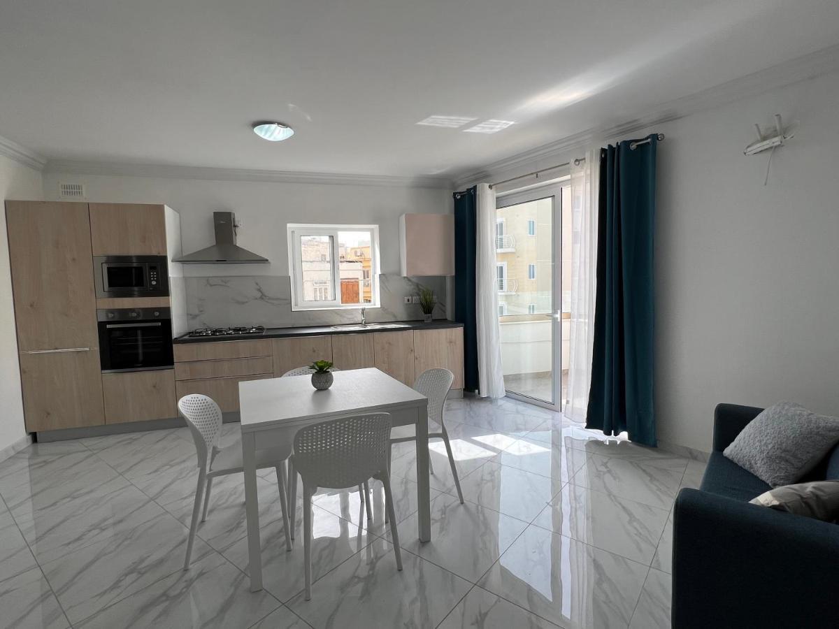 Condo With Patio Overlooking Piazza Gżira Kültér fotó