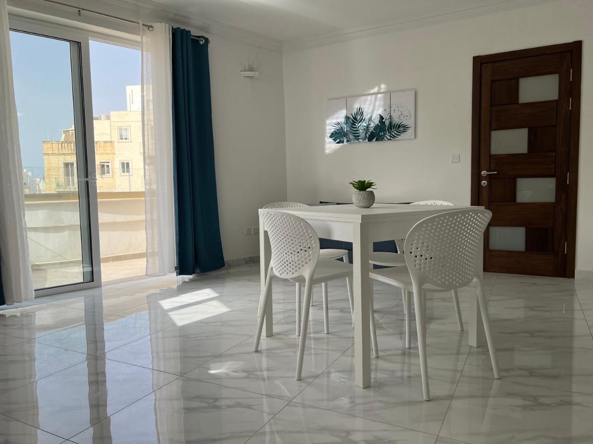 Condo With Patio Overlooking Piazza Gżira Kültér fotó