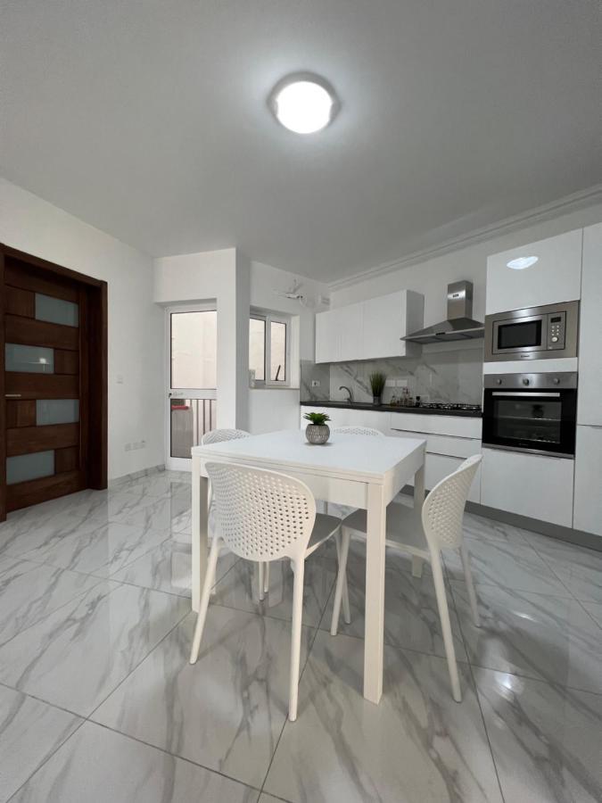 Condo With Patio Overlooking Piazza Gżira Kültér fotó